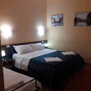 Rose Village Rzym