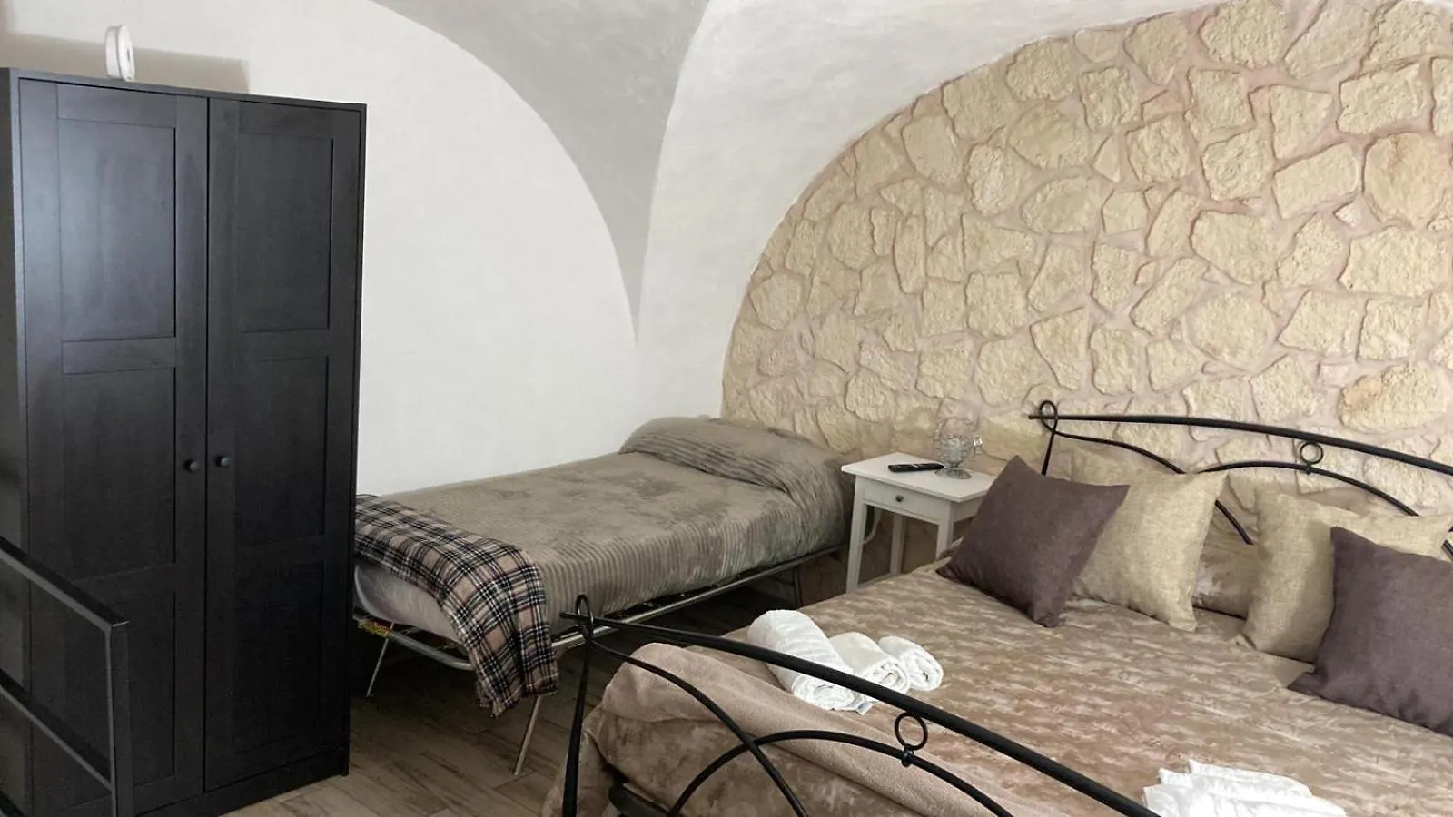 Casa Vacanze Eleonor Aeroporto di Catania Fontana Rossa